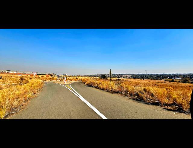 49,160M² VACANT LAND FOR SALE IN RASLOUW